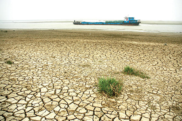 Drought drying out Poyang Lake