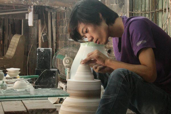 'Porcelain capital' hopes to rekindle age of beauty