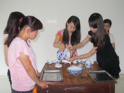 Wuning offers tea art training